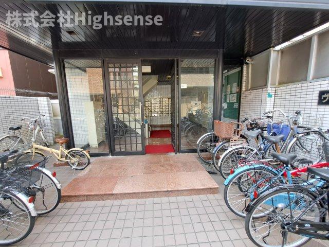 エントランス　毎日通るエントランスはこのようになっています