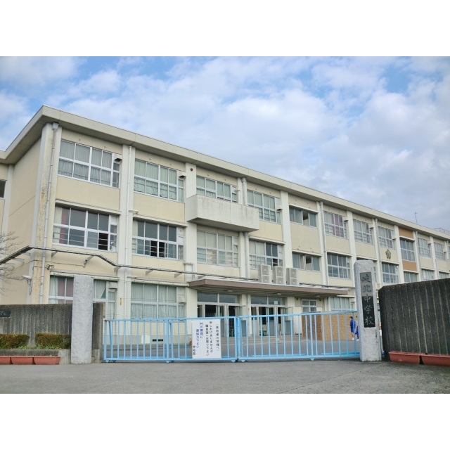 中学校　岐北中学校（中学校）まで1200m