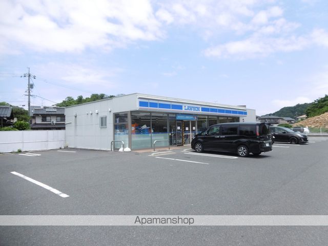 コンビニ　ローソン黒井田店（コンビニ）まで900m