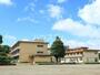 中学校　犢橋中学校（中学校）まで303m
