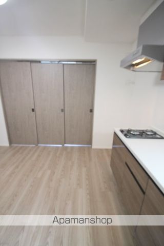 ルネフラッツ谷町四丁目の居間写真