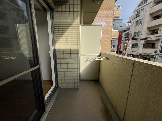 バルコニー　暖かな日差しのふりそそぐバルコニー♪