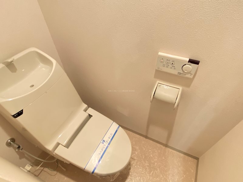 トイレ　温水洗浄便座
