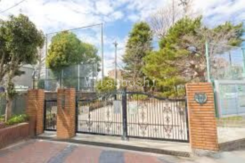 小学校　世田谷区立笹原小学校（小学校）まで703m