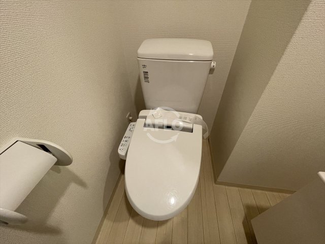 トイレ　T’ｓSQUARE大阪城　温水洗浄便座