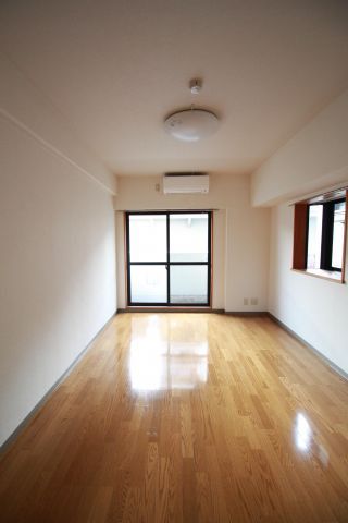 居室・リビング　（別タイプ参考写真）ソフィアコート　北区田端新町1