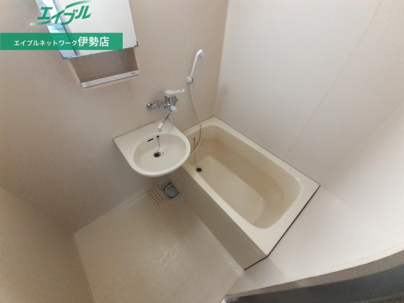 バス・シャワールーム　別部屋参考写真です