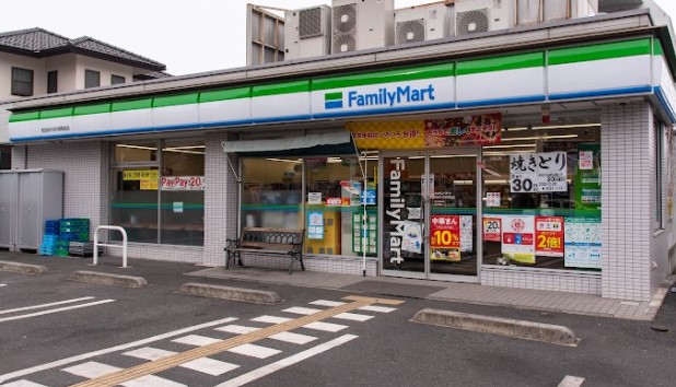 コンビニ　ファミリーマート 町田あけぼの病院前店（コンビニ）まで152m