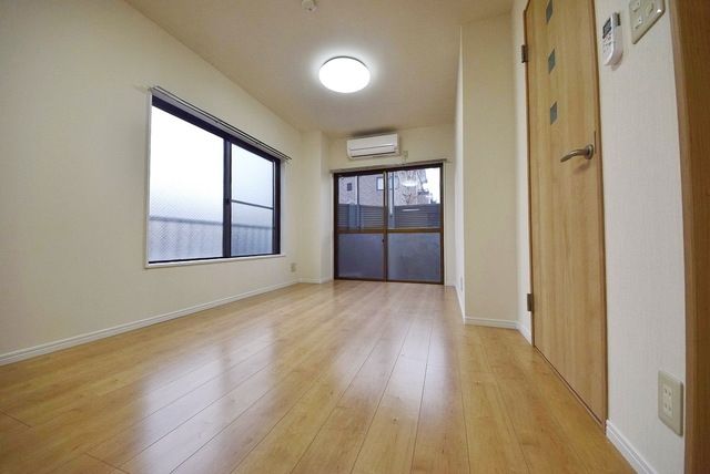 居室・リビング　※別部屋参考写真