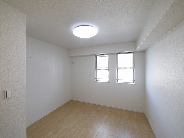 その他部屋・スペース　落ち着いて過ごせるお部屋なので、寝室にいかがでしょうか
