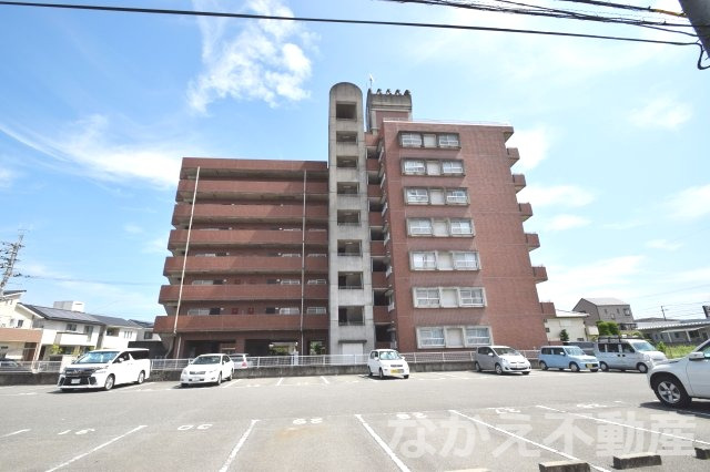 建物外観　落ち着いた雰囲気の外観です