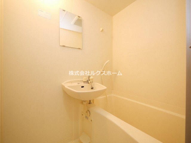 バス・シャワールーム　落ち着いた空間のお風呂です