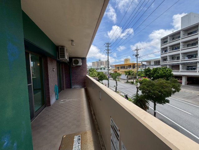 バルコニー　Ｅｍｉｎｅｎｃｅ　ｉｎ　宇地泊★宜野湾市宇地泊エリア