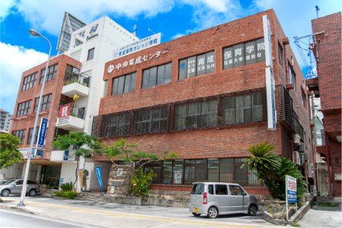 その他　育成保育カレッジ学院（その他）まで517m