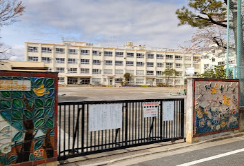 小学校　江戸川区立上一色南小学校（小学校）まで766m
