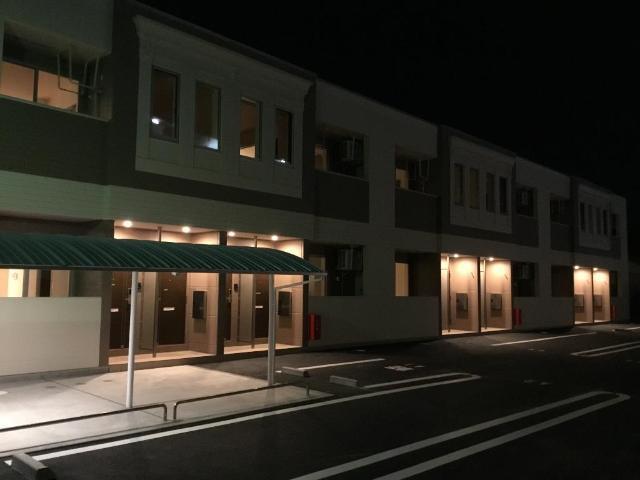 建物外観　外観写真（夜）