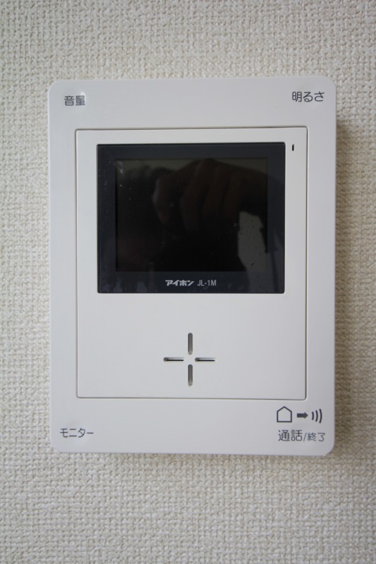 セキュリティ　テレビモニター付きインターホン