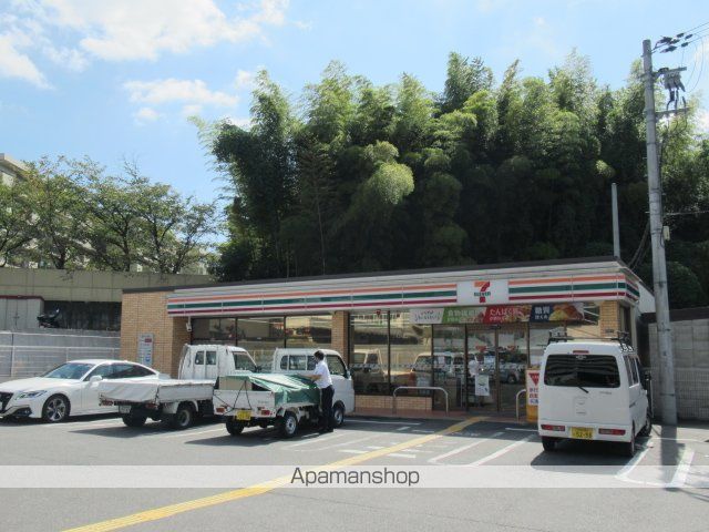 コンビニ　セブンイレブン（コンビニ）まで443m