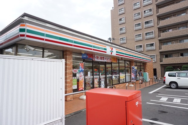 コンビニ　セブンイレブン南仙台駅前店（コンビニ）まで500m