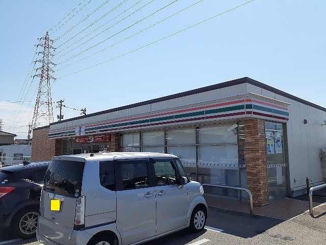 コンビニ　セブンイレブン 富山赤田北店（コンビニ）まで725m