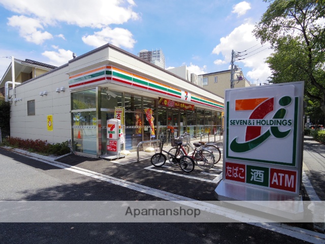 コンビニ　セブンイレブン（コンビニ）まで107m