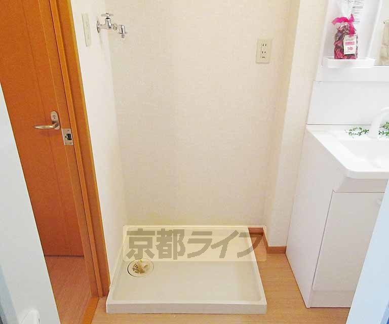 洗面設備　洗濯機はこちらに