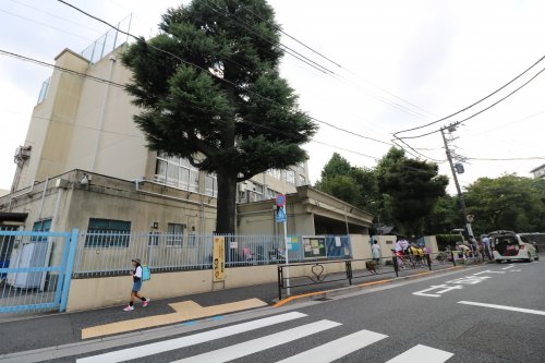 小学校　文京区立関口台町小学校（小学校）まで848m