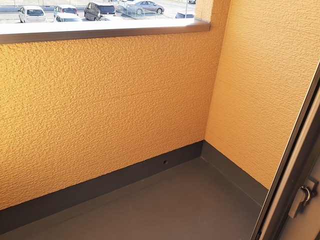 バルコニー　同建物別号室