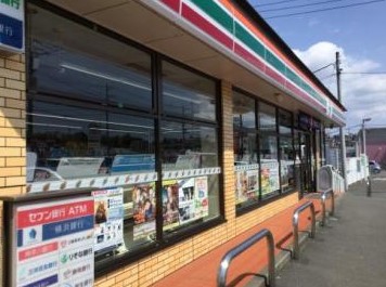 コンビニ　セブンイレブン横浜川島町店（コンビニ）まで232m