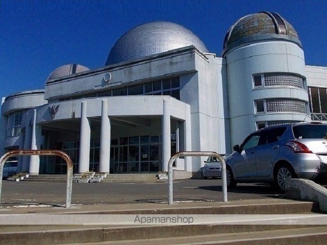 小学校　秋田市立御所野小学校（小学校）まで382m