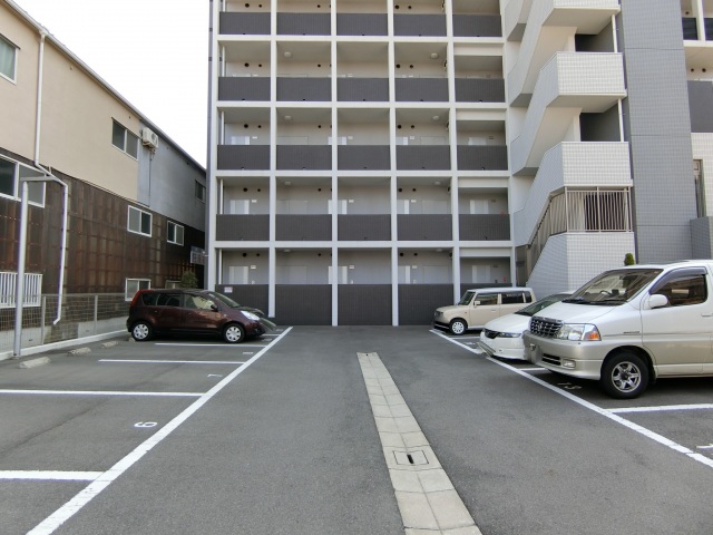 駐車場　駐車場