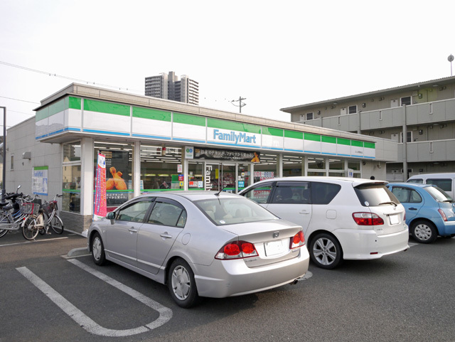 コンビニ　ファミリーマートふじみ野駒林店（コンビニ）まで210m