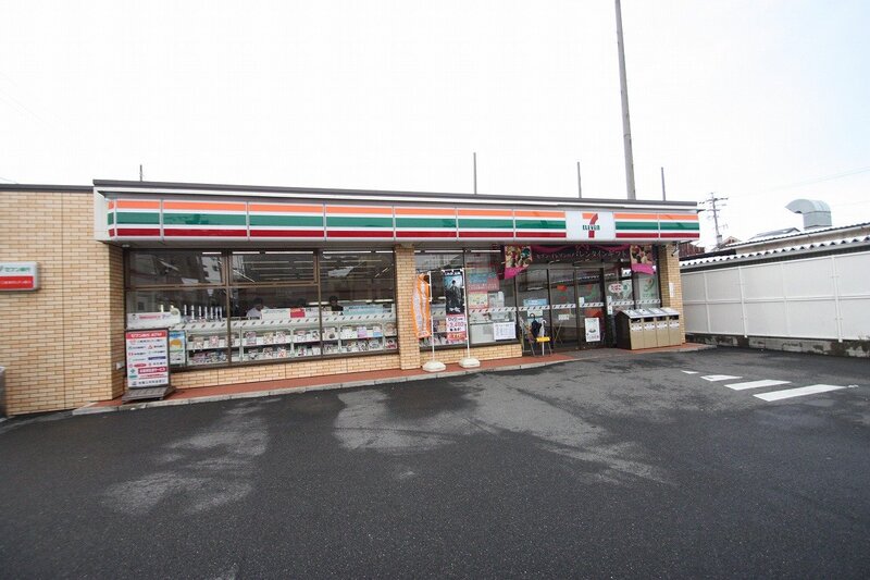 コンビニ　セブンイレブン名古屋栄生1丁目店（コンビニ）まで531m