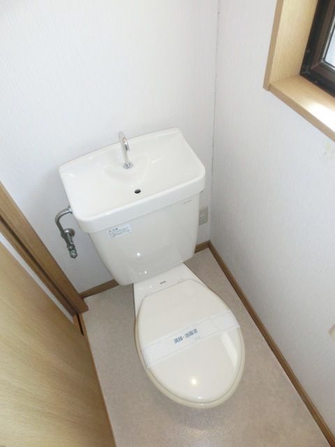 トイレ　シンプルなトイレです