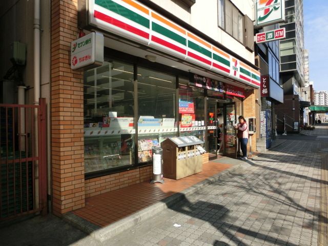 コンビニ　セブンイレブン（コンビニ）まで120m