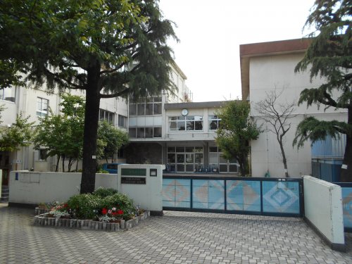 小学校　目黒区立大岡山小学校（小学校）まで486m