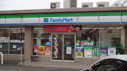 コンビニ　ファミリーマート 岡崎稲熊一丁目店（コンビニ）まで382m