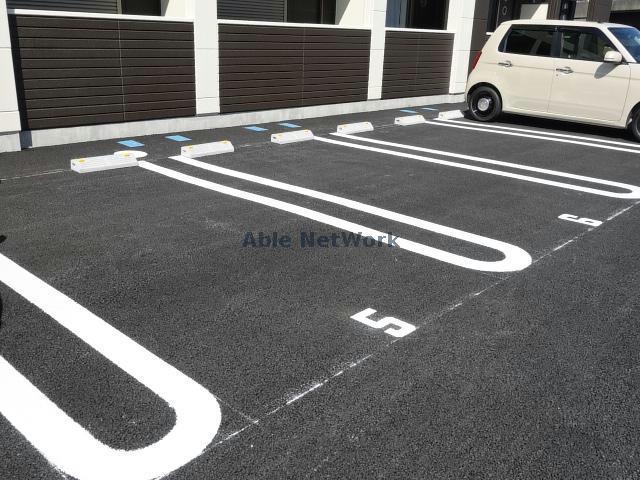 駐車場　駐車場