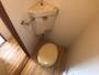 トイレ　こちらはトイレです。清潔感があり、安心して使用できます。