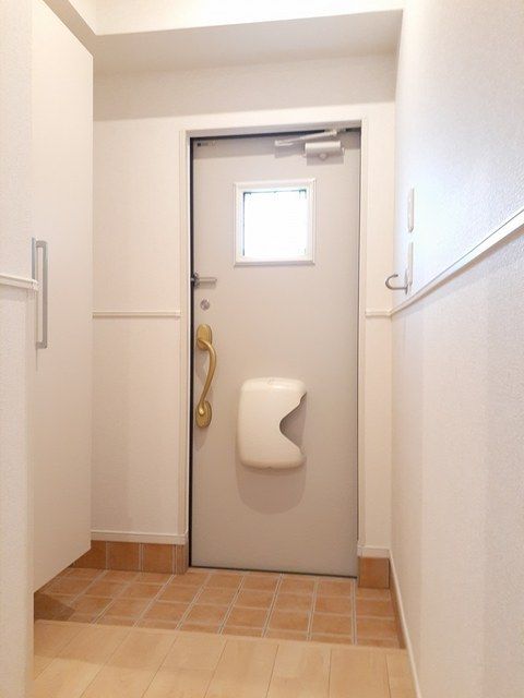 玄関　収納もある玄関です