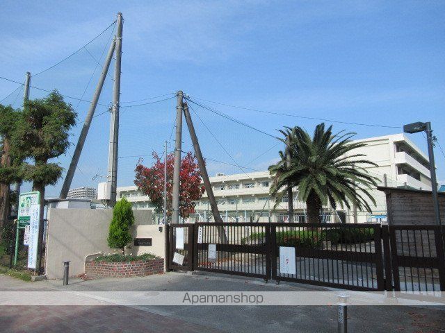 小学校　吹田市立吹田第二小学校（小学校）まで241m