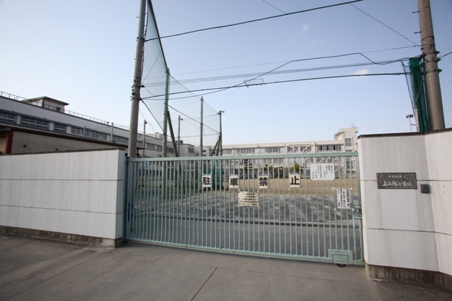 小学校　東大阪市立上小阪小学校（小学校）まで114m