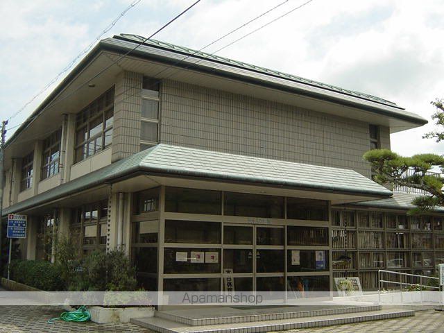 その他　葛城市図書館（その他）まで800m