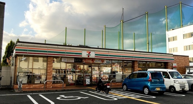 コンビニ　セブンイレブン松原一津屋店（コンビニ）まで518m