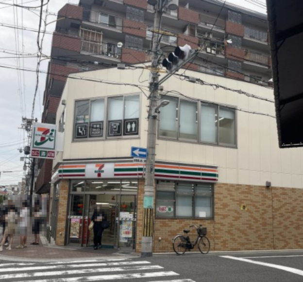 コンビニ　セブンイレブン 大阪日本橋東3丁目店（コンビニ）まで354m