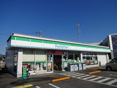 その他　ファミリーマート藍住町笠木店様まで700m