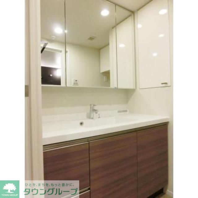 洗面設備　※写真は同タイプ住戸です。