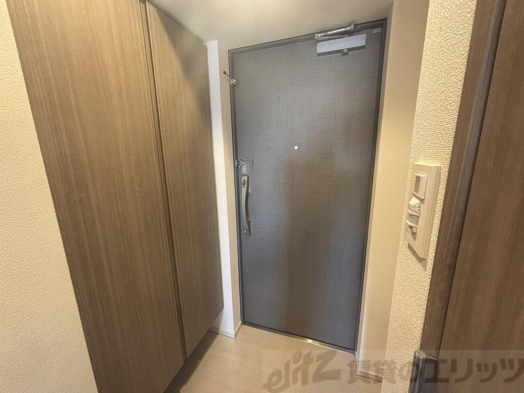 玄関　バルコニー