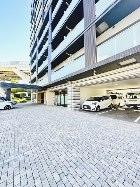 駐車場　ゆったりとした駐車場