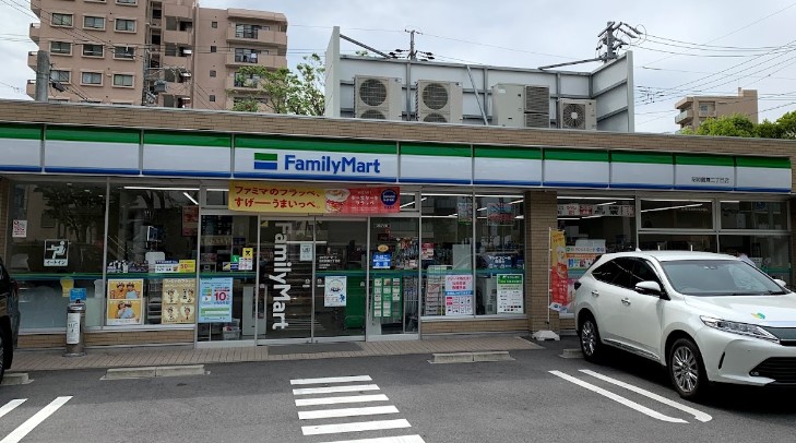 コンビニ　ファミリーマート 昭和鶴舞二丁目店（コンビニ）まで76m